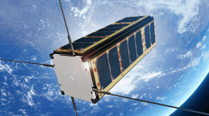 Slovenski satelit TRISAT-R, ki je posnel zgodovinsko sliko Zemlje