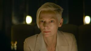 Tilda Swinton v filmu The Killer