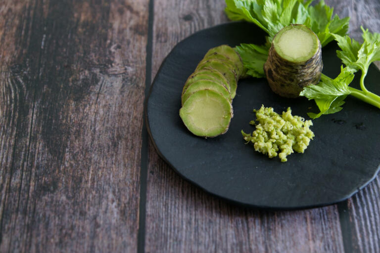 Razkrita velika skrivnost wasabija! Zakaj wasabi, ki ga dobiš pri sušiju, ni pravi?