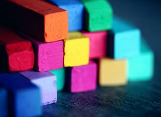 Ali barve res vplivajo na naše počutje? Assorted color bricks