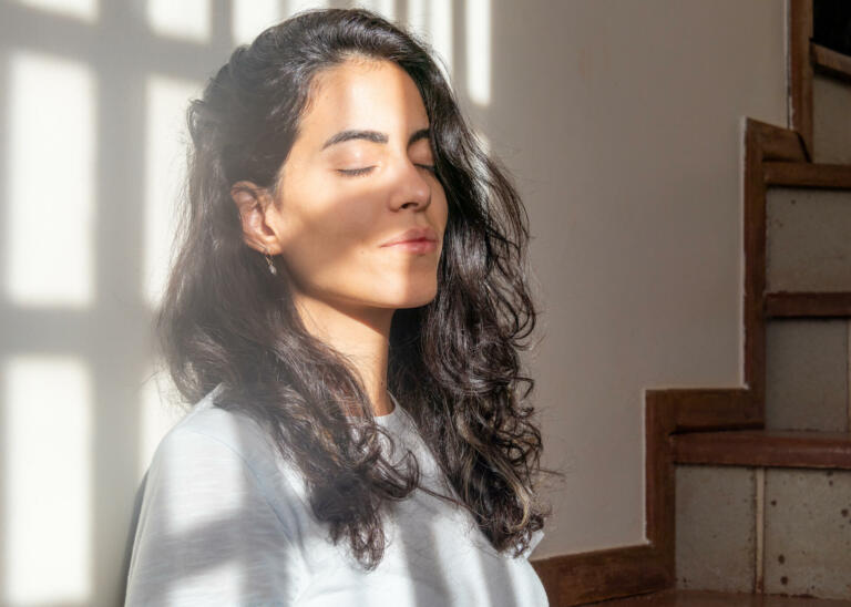 Razbijamo mite: Vitamin D vpliva na depresijo ali ne?