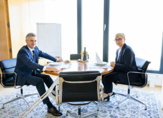 Pirc Musar: »Melania je z mano takoj spregovorila v slovenščini« Nataša Pirc Musar na delovnem kosil