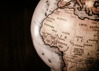 Koliko držav ima Afrika? Africa on the globe