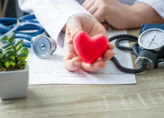 Visok krvni tlak je očitno nalezljiv, a le med pari? Krvni tlak med zakonci