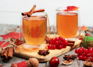 Recept za kuhano rosé vino! Trendi pijača za praznični čas (VIDEO) Recept za kuhano rose vino