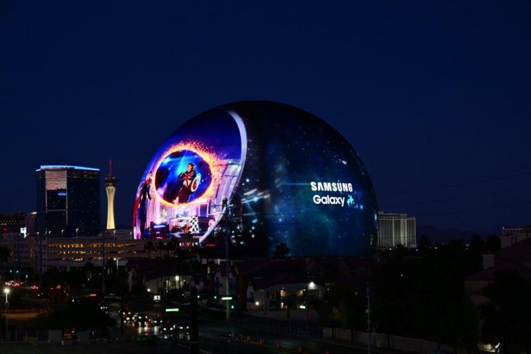 Samsung pred dogodkom Unpacked 2024 v Las Vegasu na Sphere Exosphere odpira portal za nove možnosti  mobilne umetne inteligence