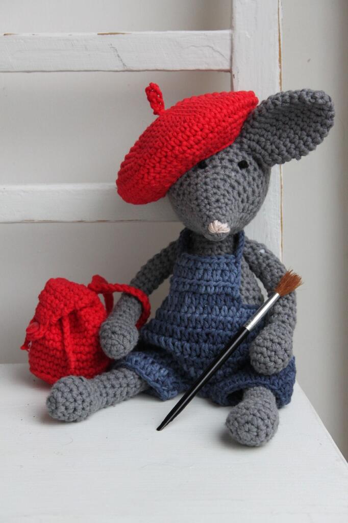 pablo the mouse, pablo picasso, crochet mouse