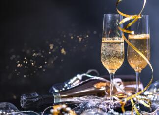 Zakaj novoletne zaobljube tako pogosto padejo v vodo? wine, glasses, toast