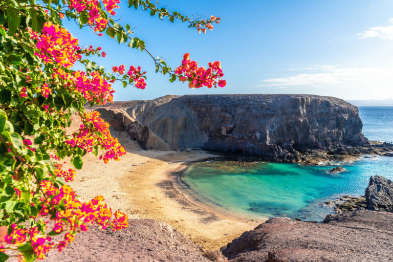 Top 10 plaž otoka Lanzarote: Najboljše s Kanarskih otokov