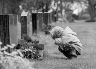 Knjiga, ki bi jo moral prebrati vsak Knjiga o žalovanju in izgubi - Premlad, da bi umrl star: Žiga Kastelic