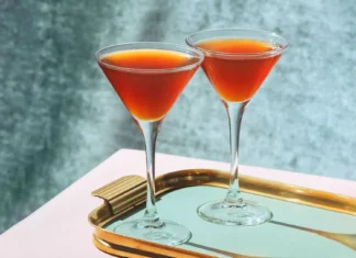 Naveličani Aperol Spritza? Ta koktejl bo pravi za vas Koktejl, ki nadomesti Aperol Spritz