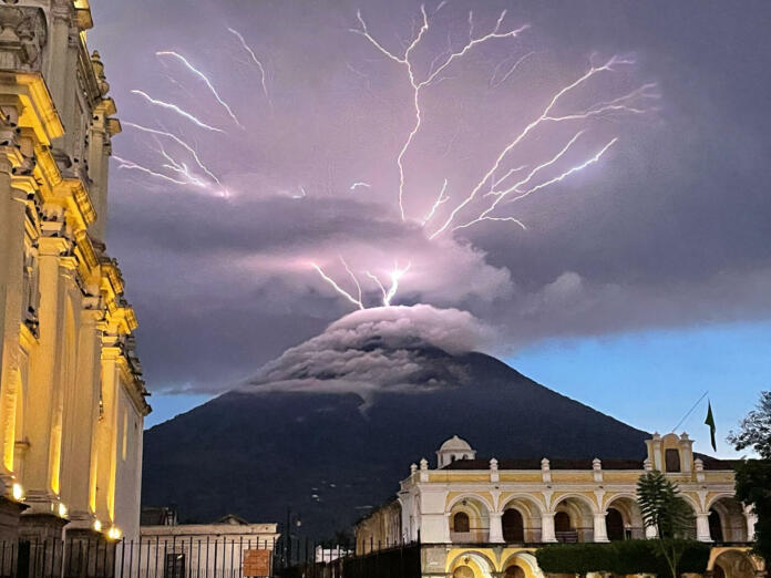 Eectrical storm over the Volcan de Agua in Antigua, Guatemala