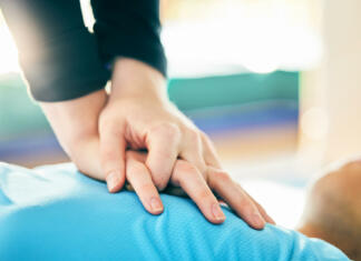 5 najpomembnejših ukrepov, ko pomagamo nezavestni osebi Najpomembnejši del nudenja prve pomoči