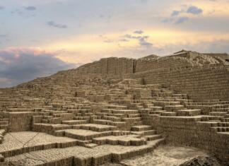 V Srbiji odkrili 7000 let staro zgodovinsko naselbino Lima, Peru, November 21, 2021: View of the Huaca Pucllana - the ruins of a pyramid and sacrificial altar of the Warri culture, estimated to date from around 500 BC. Huaca Pucllana located in the Miraflores district of Lima is built from seven staggered platforms.