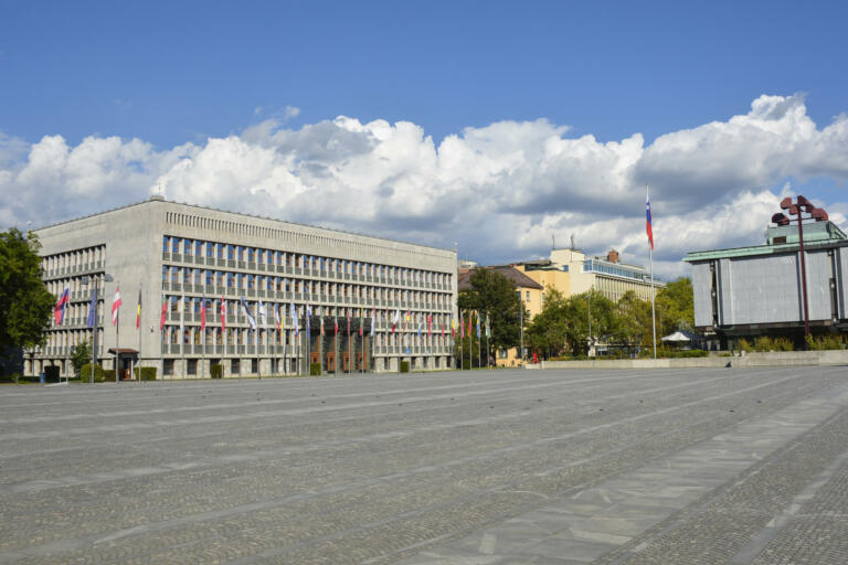 Na Trgu republike bo zrasel nov spomenik