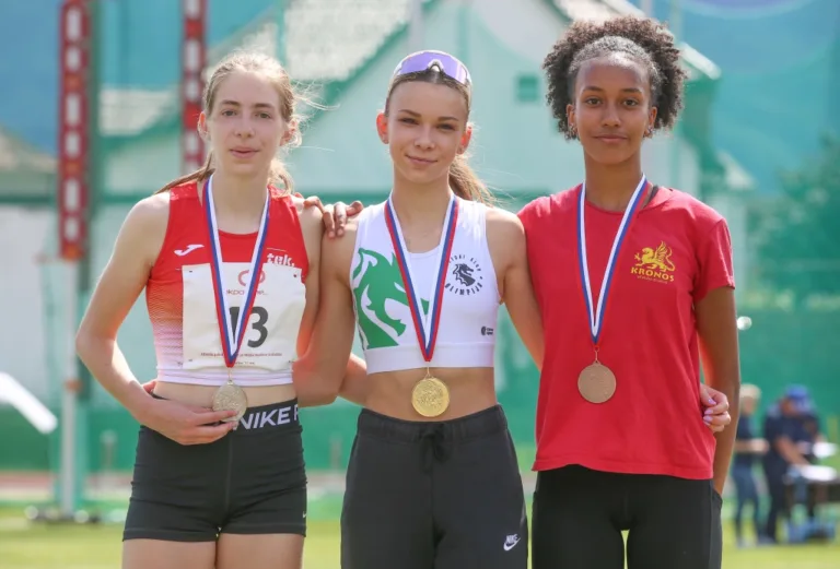 Intervju z Živo Remic: 14-letna atletinja podira državne rekorde, blesti pa tudi v šoli