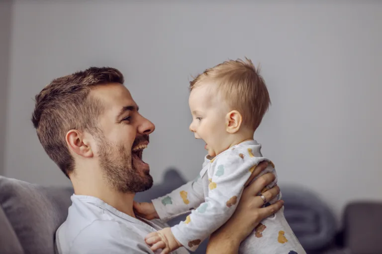 Ali je mlad očka (študent) lahko dober oče?