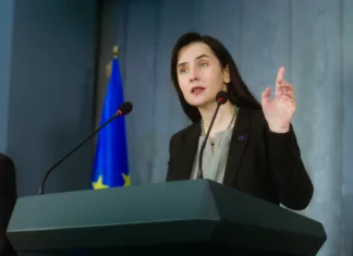 Kako postati diplomat? Kako postati diplomat?