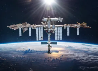 Ali lahko vidimo Mednarodno vesoljsko postajo s prostim očesom? Kako videti Mednarodno vesoljsko postajo - ISS?