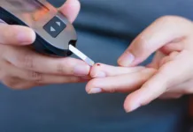 Študij in diabetes Test Blood Glucose For Diabetes in Pregnant Woman With Glucometer