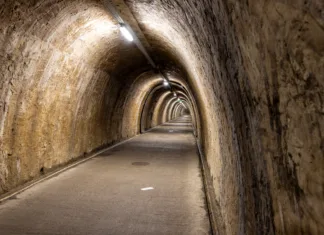 Tunel Grič, od ustaškega bunkerja do norih zabav Zagreb, Croatia 10-8-2023 Gric Tunnel is a pedestrian tunnel located in the city centre of Zagreb, built during World War II to serve both as a bomb shelter and a promenade
