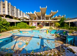 Hotel Haludovo, jugoslovanski Las Vegas Hotel Haludovo: Kako je propadel biser jugoslovanskega turizma?