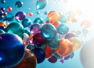 Slovnični nasvet: Kako zapisujemo praznike Party decoration, various colorful balloons flying in the blue sky, Holiday card Flat lay Top view Happy Birthday, outdoor, party concept copy space Festive