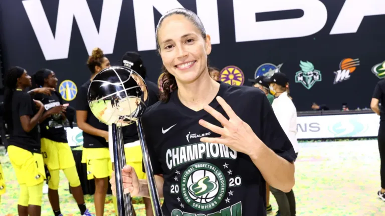 Kdo je Sue Bird?