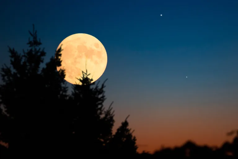 Žetvena polna luna 2024: Kaj morate vedeti o njej?