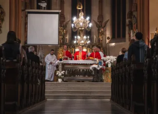 Akademska sveta maša v Mariboru Akademska sveta maša