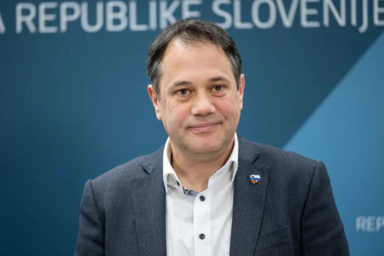 Matej Arčon: »Če ne bi bilo Dalmatina in Bohoriča, naš pametni telefon ne bi bil pameten«
