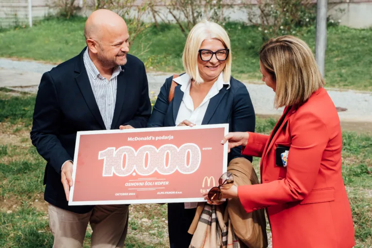 10 tisoč evrov za igro in pomoč otrokom na OŠ Koper