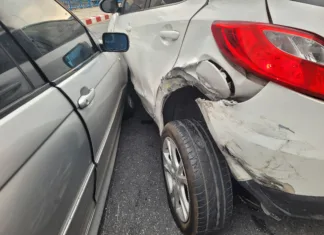 Pazljivo na cesti: v zadnjih 24 urah kar 78 prometnih nesreč Car crash accident on the road.Car accident.