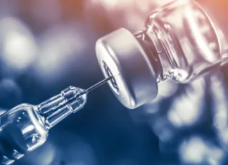 Brezplačno cepljenje proti HPV za vse do 26. leta