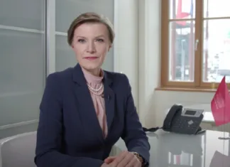 Intervju s prof. Natašo Kne: »Mednarodna matura je tudi pokazatelj, če je gimnazija iz pravega testa« Nataša Kne, koordinatorica Mednarodne mature na Gimnaziji Kranj