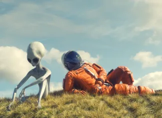 Ali Vlada skriva vesoljce? Cosmonaut laying on grass with an alien . Friendship and diversity concept . This is a 3d render illustration .