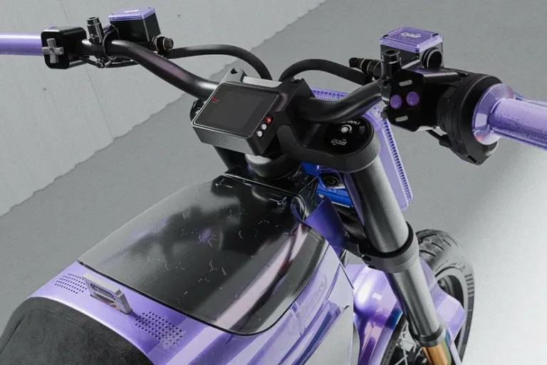 Izdelali motor in za navdih vzeli legendarni GameBoy