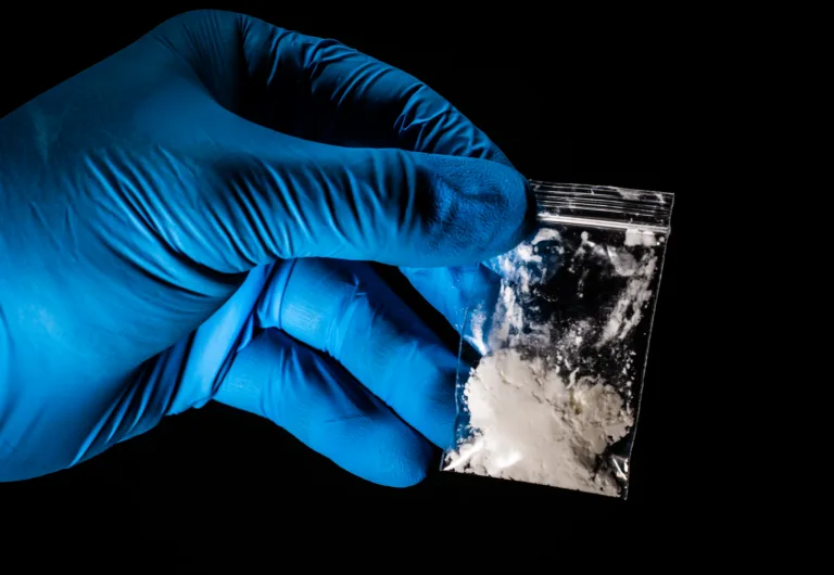 Fentanil: droga, ki je končala več tisoč življenj