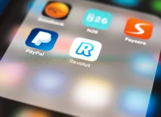 Ste odprli N26, Revolut ali drug bančni račun pri tuji banki? Ne pozabite storiti tega! Revolut app logo. Revolut is a digital banking alternative that includes a pre-paid debit card, currency exchange, and peer-to-peer payments.