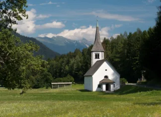 Dostop v priljubljeno slovensko dolino bo omejevala zapornica Mojstrana