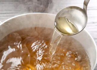 8 trikov za domačo jušno osnovo, ki se jih poslužujejo profesionalci Domača jušna osnova