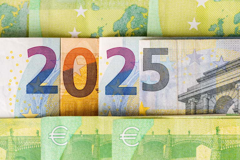 Nova študentska postavka za leto 2025 je …