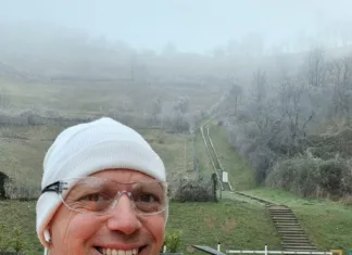 To je Mariborčan, ki je prostovoljno očistil stopnice na Kalvarijo in navdušil Slovence! (FOTO) Valentin Rozman