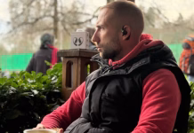 Slušalke nikdar niso padle dol! nik in slušalke freearc