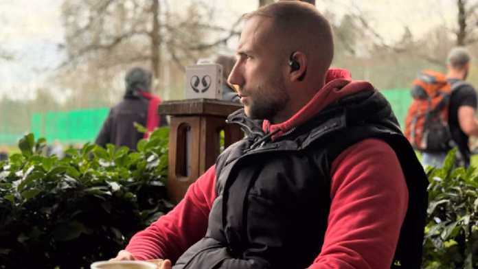 nik in slušalke freearc
