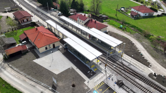 Prenova železniške postaje Ponikva Prenova železniške postaje Ponikva