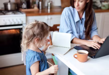 Delodajalci pogosto ne razumejo potrebe po daljši odsotnosti zaposlenega zaradi prebolevanja noric otrok norice mama dela