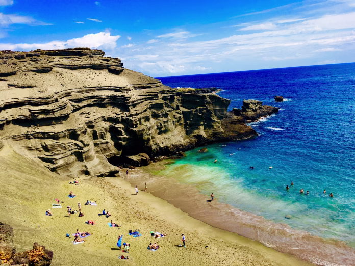 Turquoise waters at Papakōlea Green Sand Beach — Big Island, Hawai’i