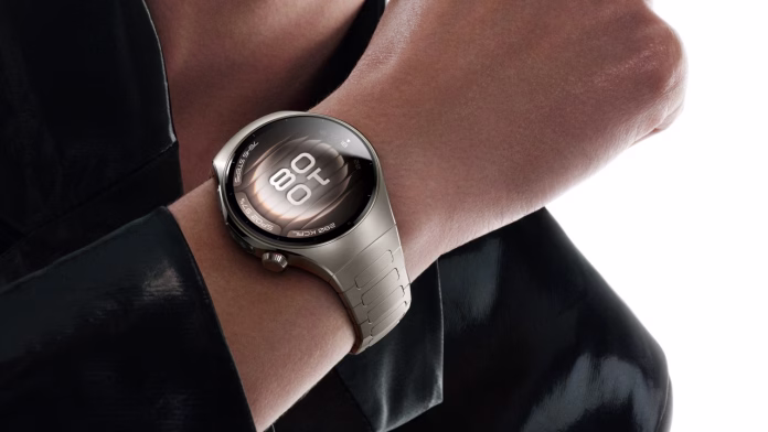 Huawei Watch 5 na moškem zapestju