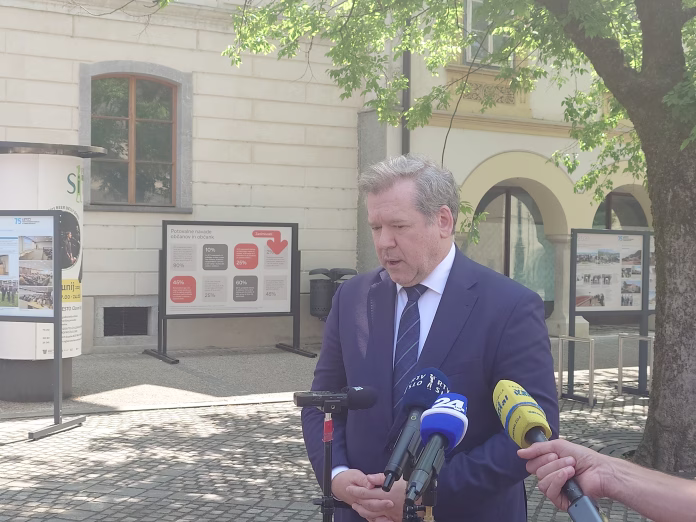 Minister dr. Igor Papič